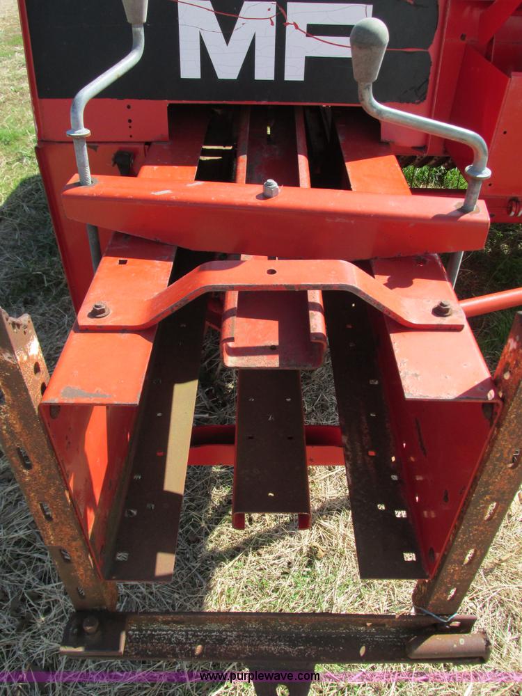 image for item G9325 Massey-Ferguson MF130 small square baler