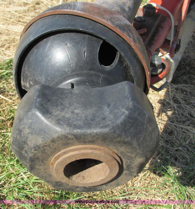 image for item G9325 Massey-Ferguson MF130 small square baler