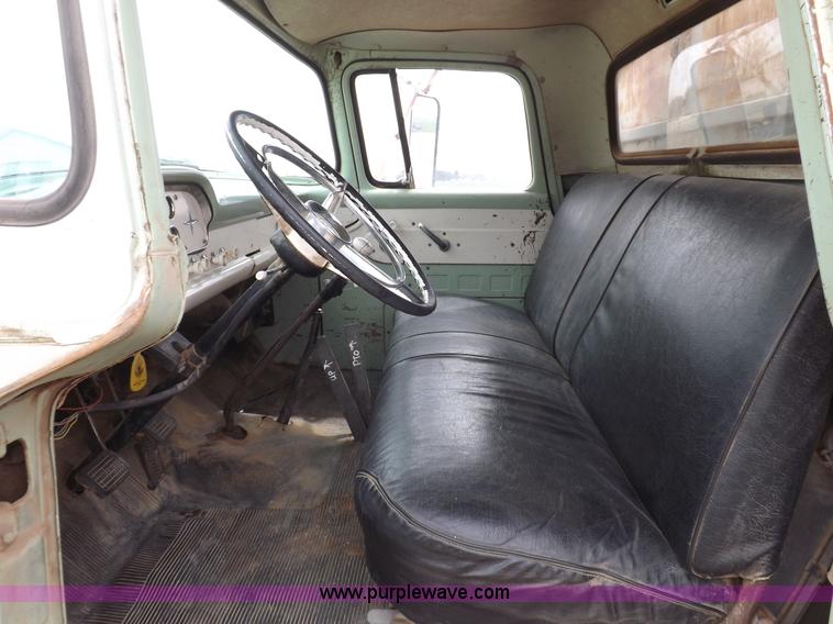 image for item H1952 1959 Ford F600 grain truck