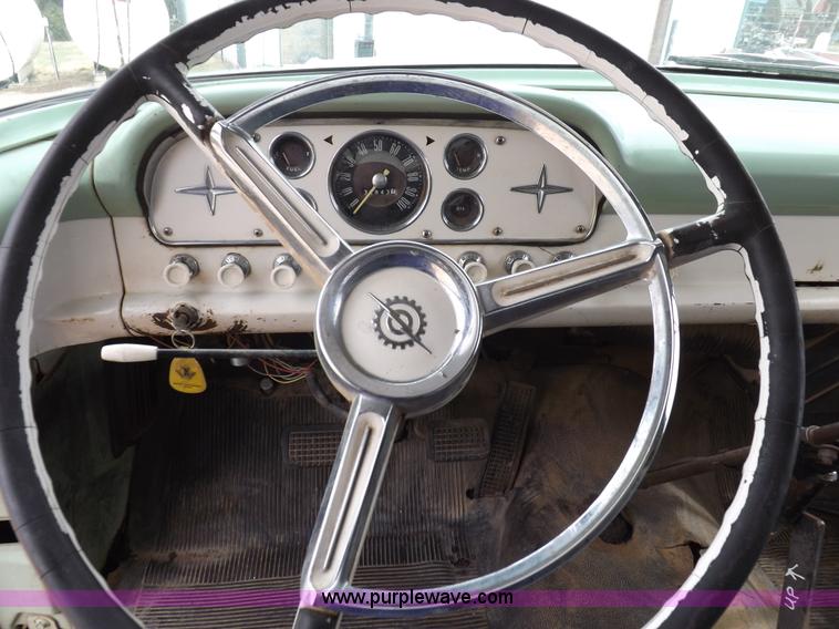 image for item H1952 1959 Ford F600 grain truck