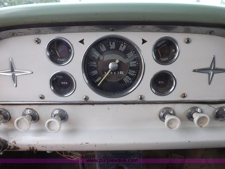 image for item H1952 1959 Ford F600 grain truck