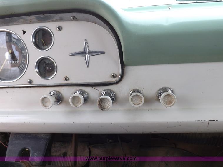 image for item H1952 1959 Ford F600 grain truck