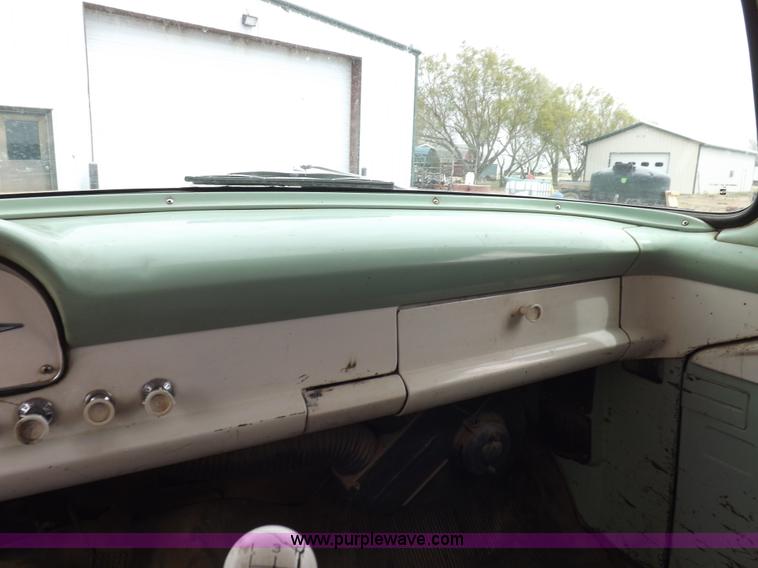 image for item H1952 1959 Ford F600 grain truck