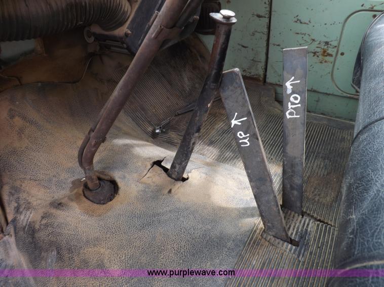 image for item H1952 1959 Ford F600 grain truck