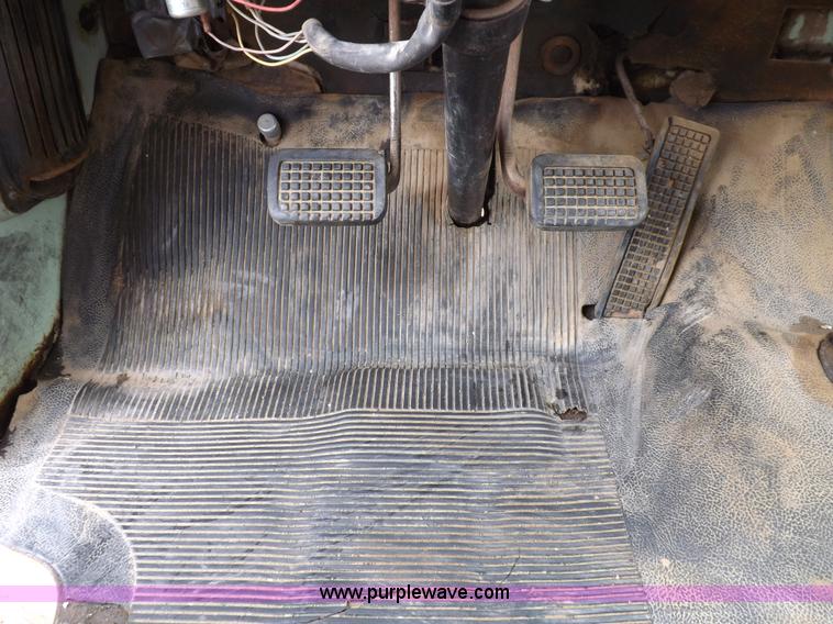 image for item H1952 1959 Ford F600 grain truck