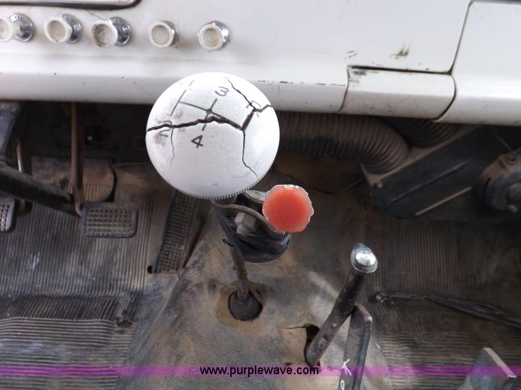 image for item H1952 1959 Ford F600 grain truck