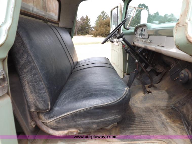 image for item H1952 1959 Ford F600 grain truck