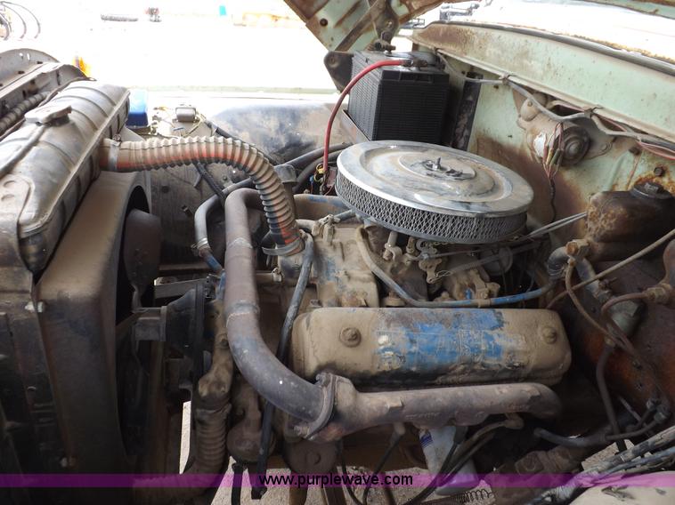 image for item H1952 1959 Ford F600 grain truck