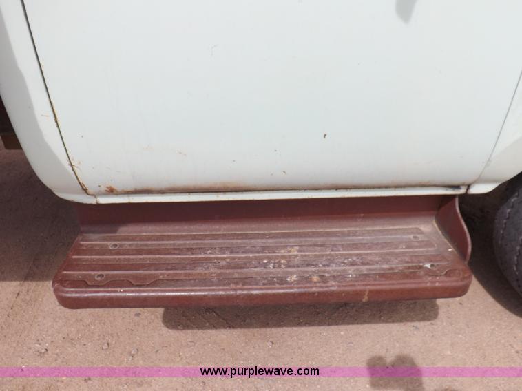 image for item H1952 1959 Ford F600 grain truck