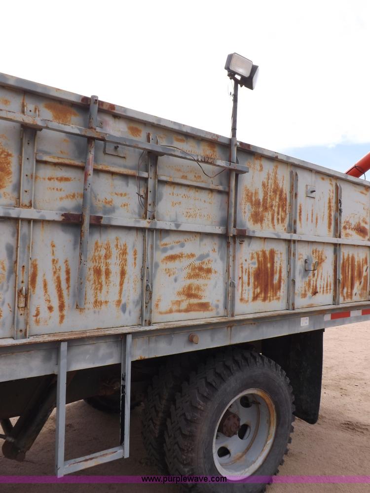 image for item H1952 1959 Ford F600 grain truck