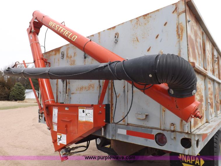 image for item H1952 1959 Ford F600 grain truck