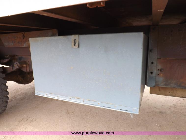 image for item H1952 1959 Ford F600 grain truck