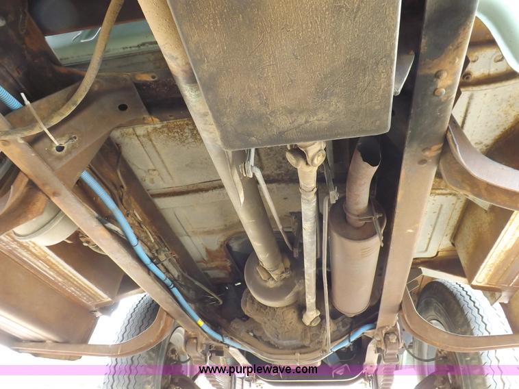 image for item H1952 1959 Ford F600 grain truck