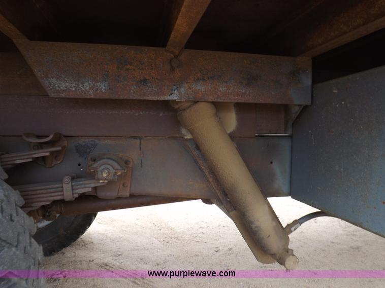 image for item H1952 1959 Ford F600 grain truck