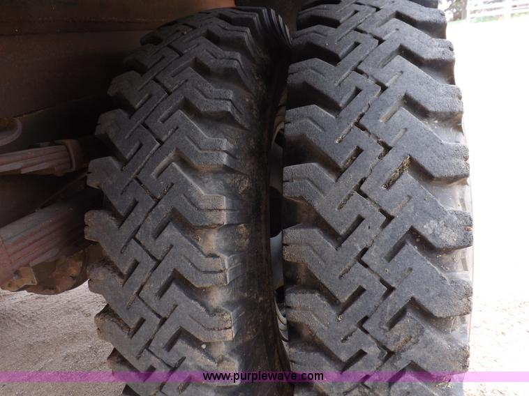 image for item H1952 1959 Ford F600 grain truck