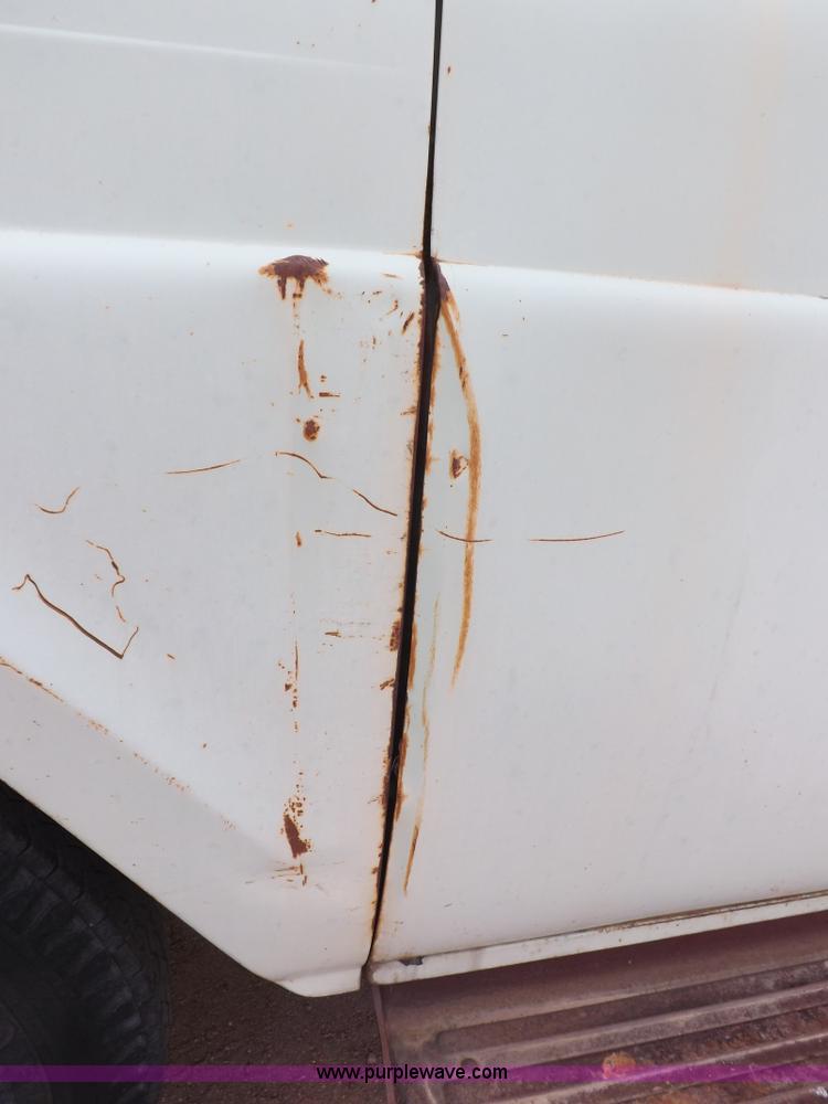 image for item H1952 1959 Ford F600 grain truck