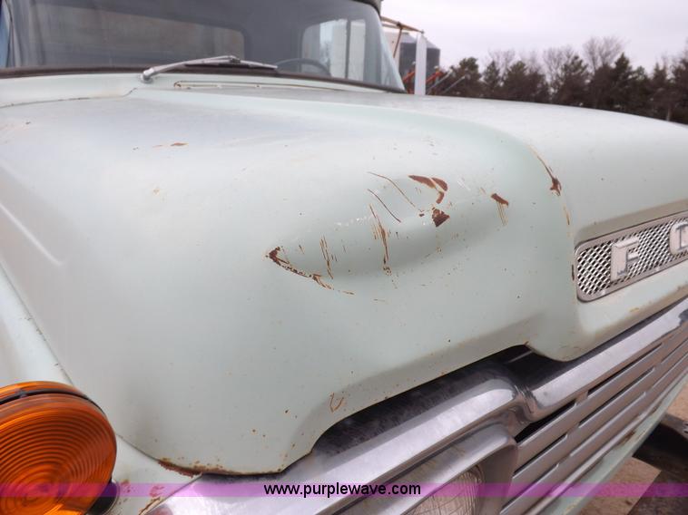 image for item H1952 1959 Ford F600 grain truck