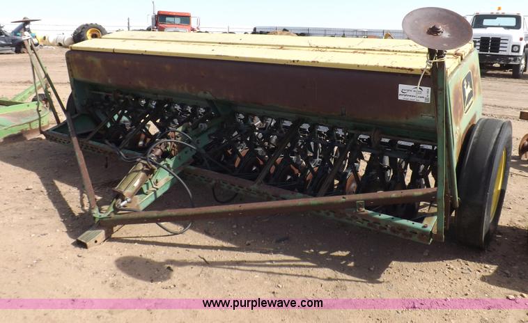 image for item H1954 John Deere 8300 drill