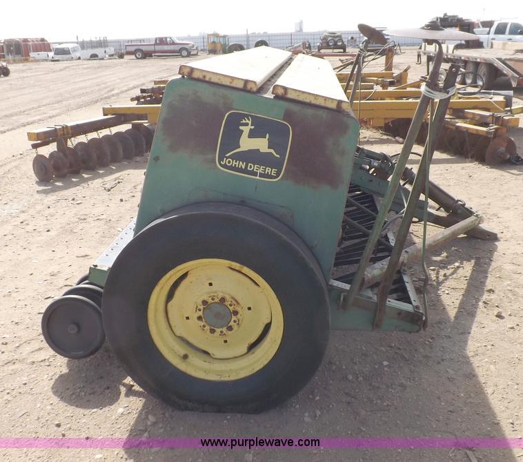 image for item H1954 John Deere 8300 drill