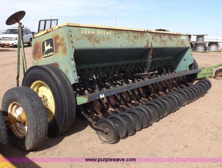 image for item H1954 John Deere 8300 drill