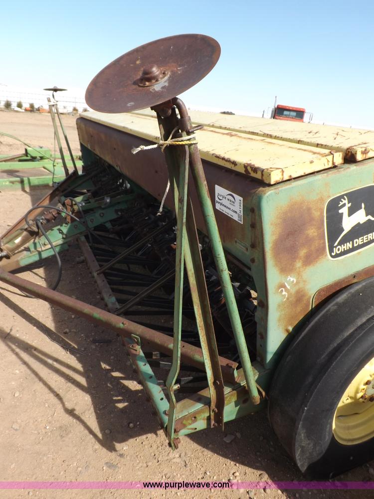image for item H1954 John Deere 8300 drill