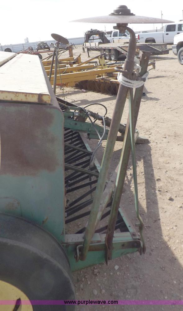 image for item H1954 John Deere 8300 drill