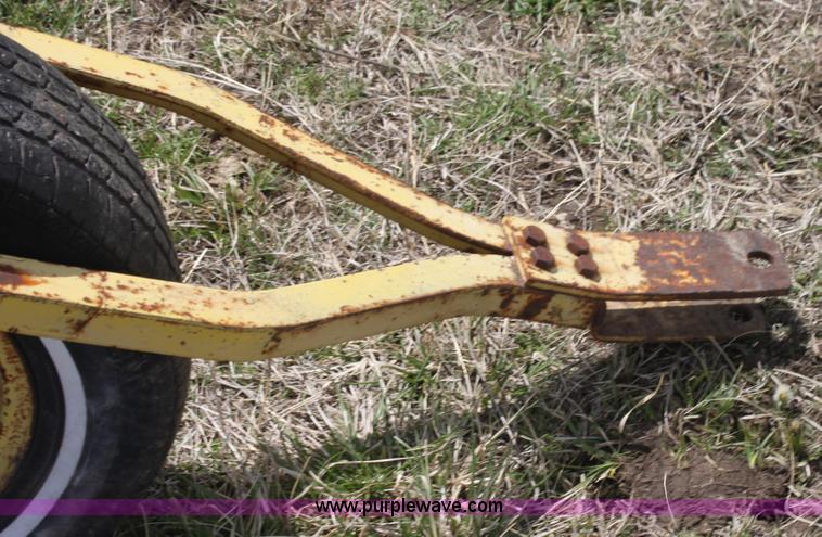 image for item H2123 John Deere 640 side delivery hay rake