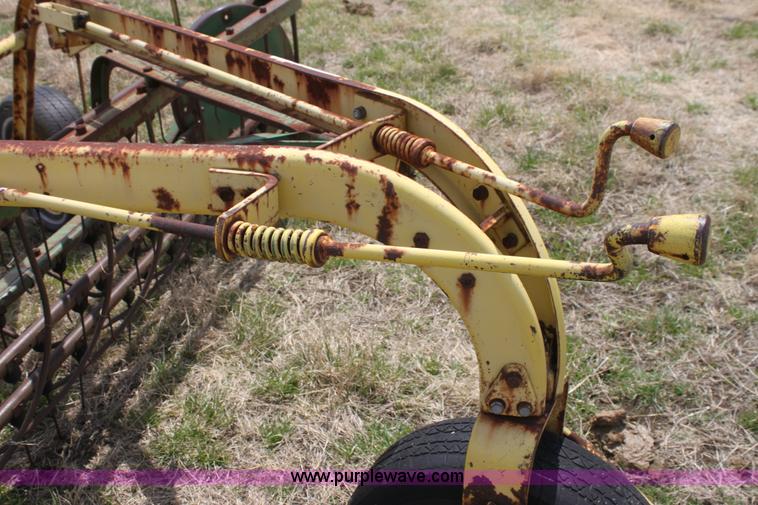 image for item H2123 John Deere 640 side delivery hay rake