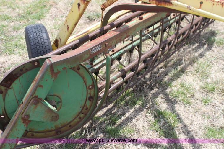image for item H2123 John Deere 640 side delivery hay rake