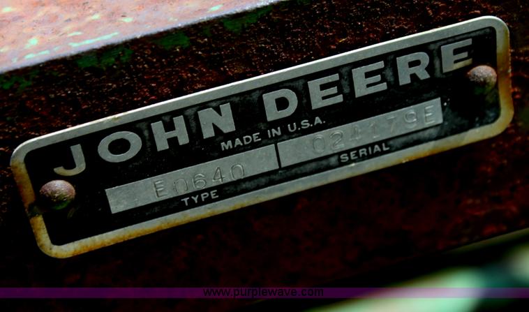 image for item H2123 John Deere 640 side delivery hay rake