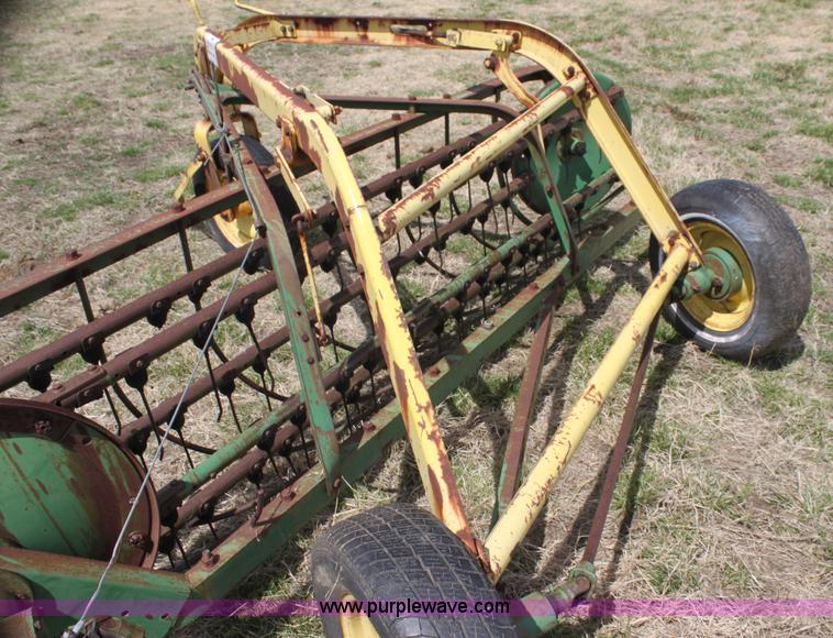 image for item H2123 John Deere 640 side delivery hay rake