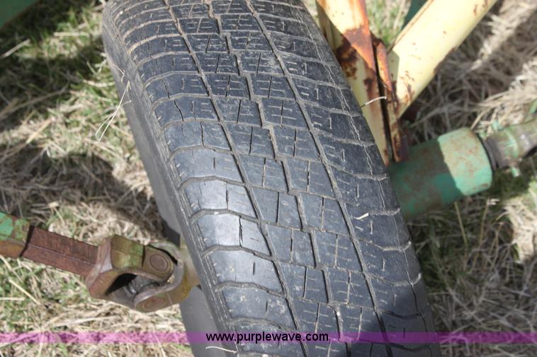 image for item H2123 John Deere 640 side delivery hay rake