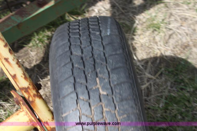 image for item H2123 John Deere 640 side delivery hay rake