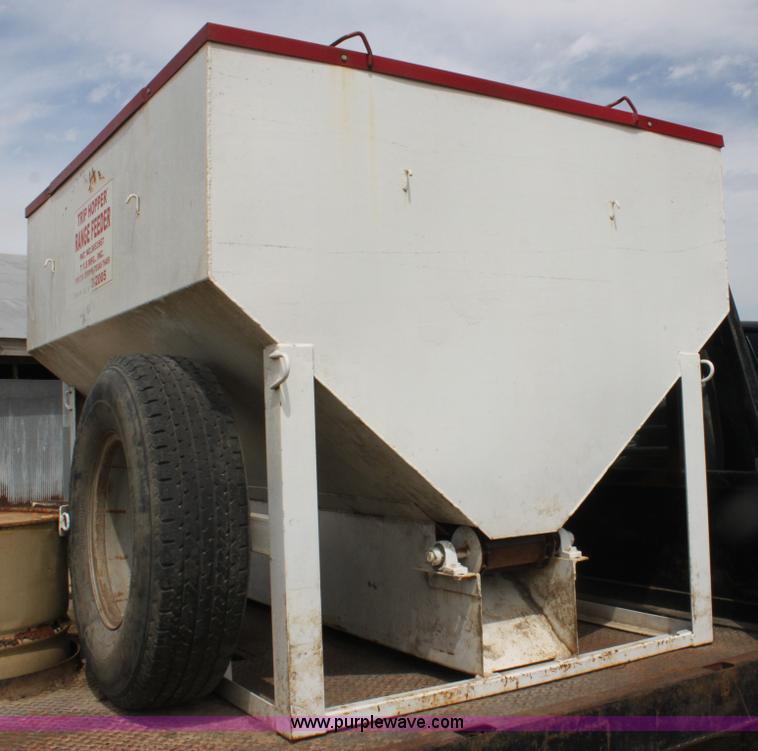 image for item H2127 T&S Manufacturing trip hopper cube feeder