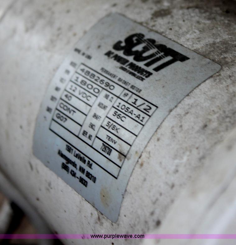 image for item H2127 T&S Manufacturing trip hopper cube feeder