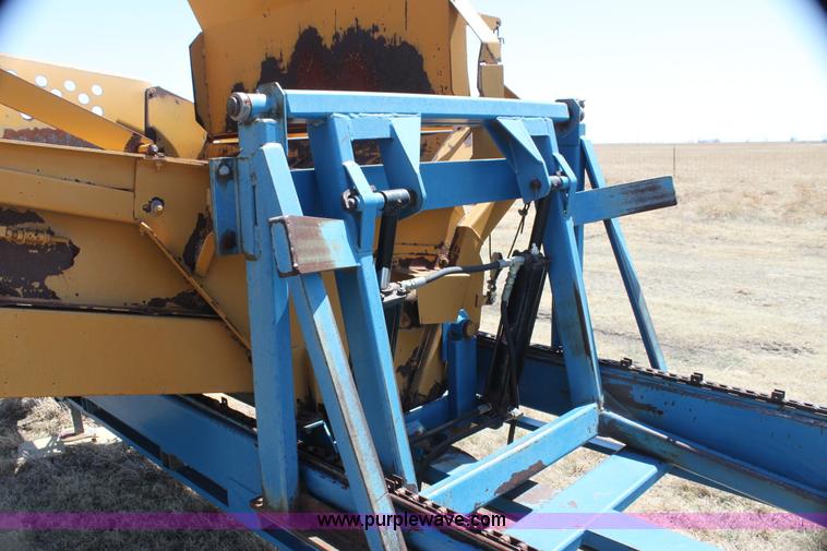 image for item H2140 Duratech bale feeder/retriever