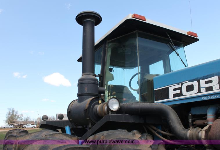 image for item H2146 1991 Ford 876 Versatile 4WD tractor