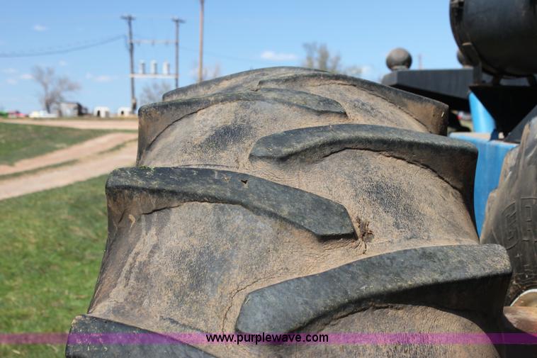 image for item H2146 1991 Ford 876 Versatile 4WD tractor