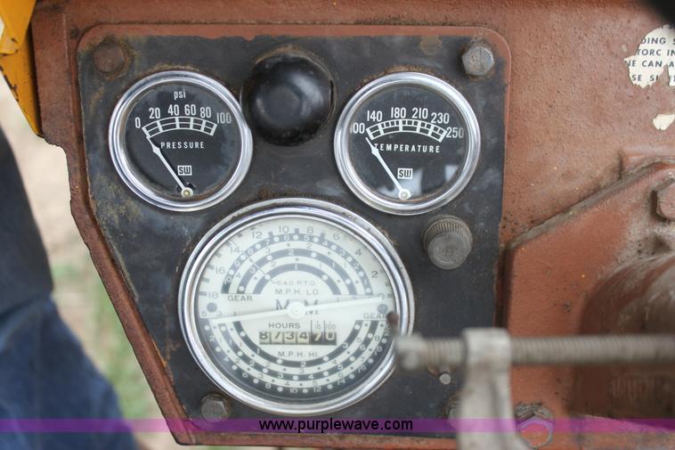 image for item H2169 1965 Minneapolis Moline M670 tractor