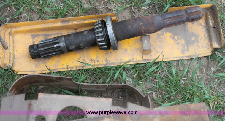 image for item H2169 1965 Minneapolis Moline M670 tractor