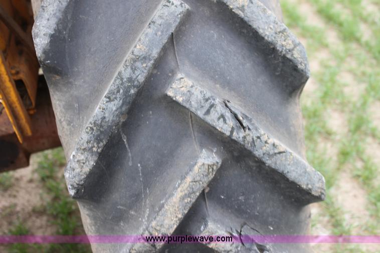 image for item H2169 1965 Minneapolis Moline M670 tractor