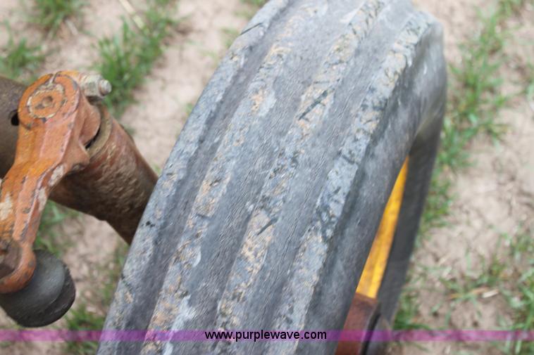 image for item H2169 1965 Minneapolis Moline M670 tractor