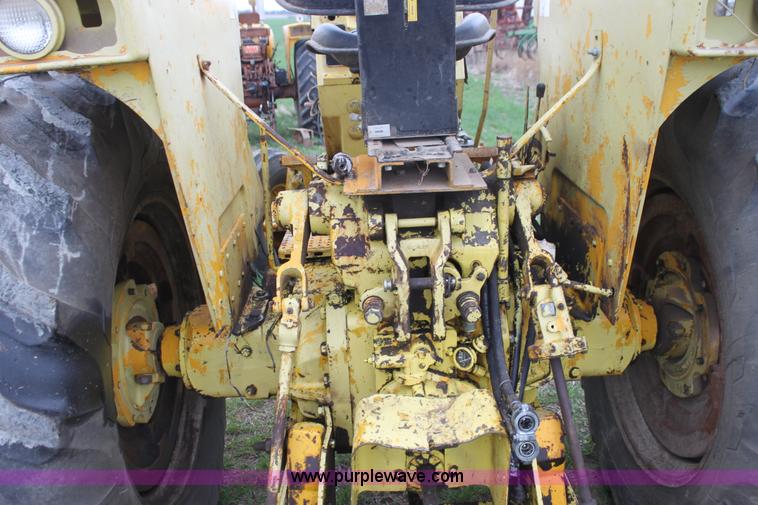 image for item H2170 1967 Minneapolis Moline G900 tractor