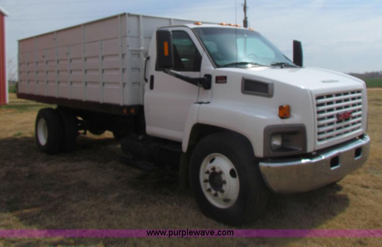 image for item H2211 2004 GMC C6500 grain truck