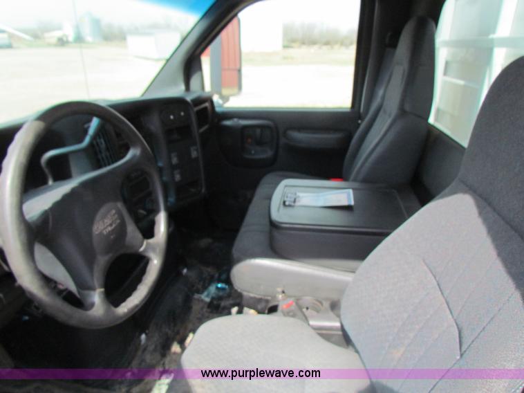 image for item H2211 2004 GMC C6500 grain truck