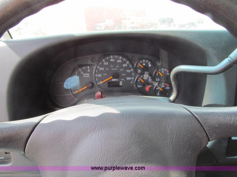 image for item H2211 2004 GMC C6500 grain truck