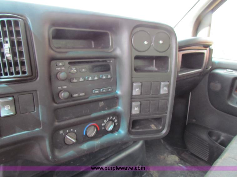 image for item H2211 2004 GMC C6500 grain truck