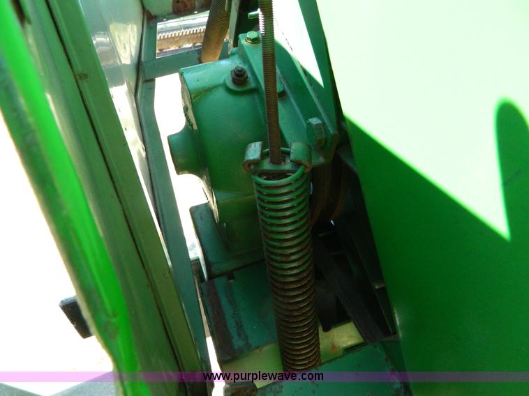 image for item H2491 1995 John Deere 925 platform