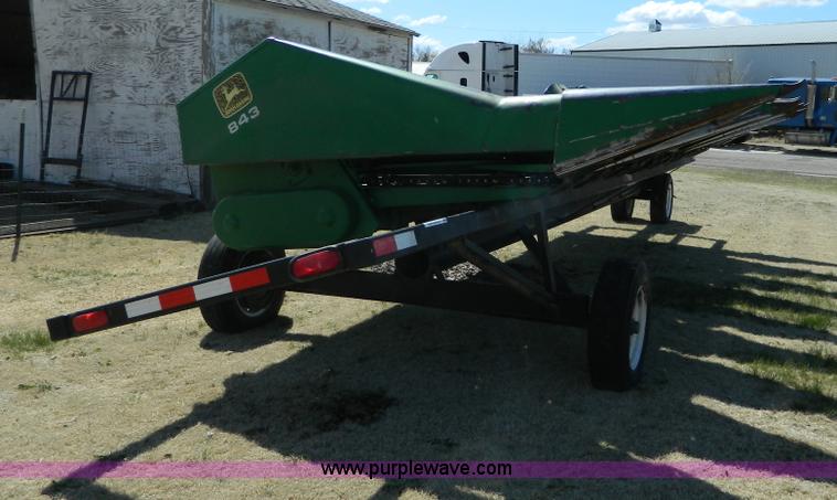 image for item H2492 John Deere 843 corn head