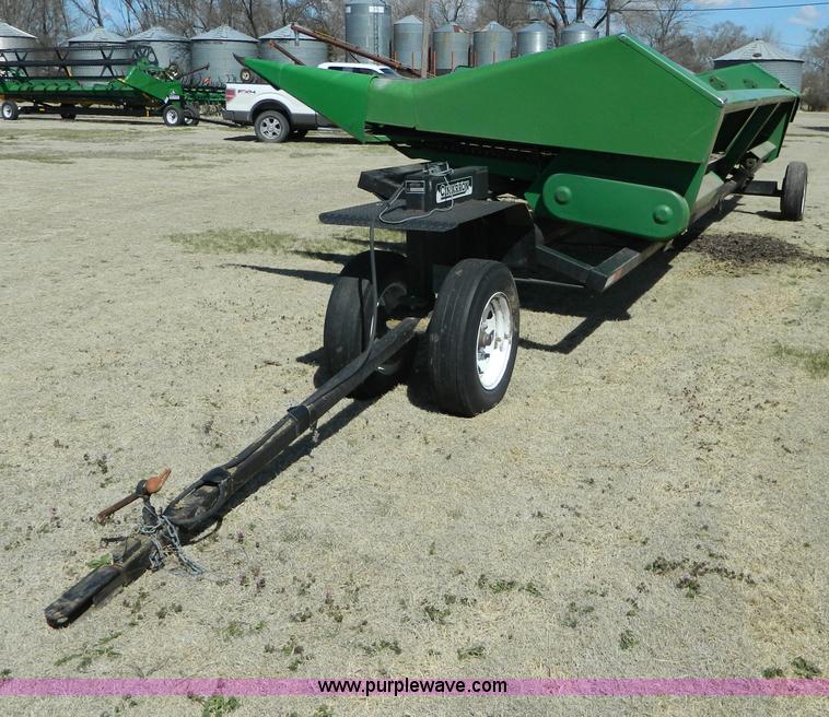 image for item H2492 John Deere 843 corn head